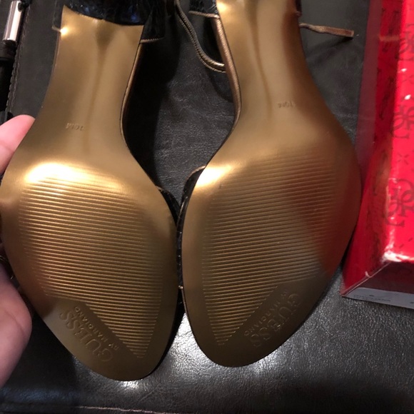Guess open toe heels - Picture 3 of 5